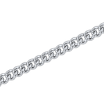 Curb chain in silver, close up of the flat interlocking links